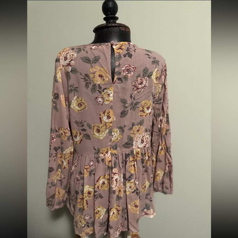 Chloe & Katie Size XS Women's Pink Floral Long Sleeves Peplum Blouse Top